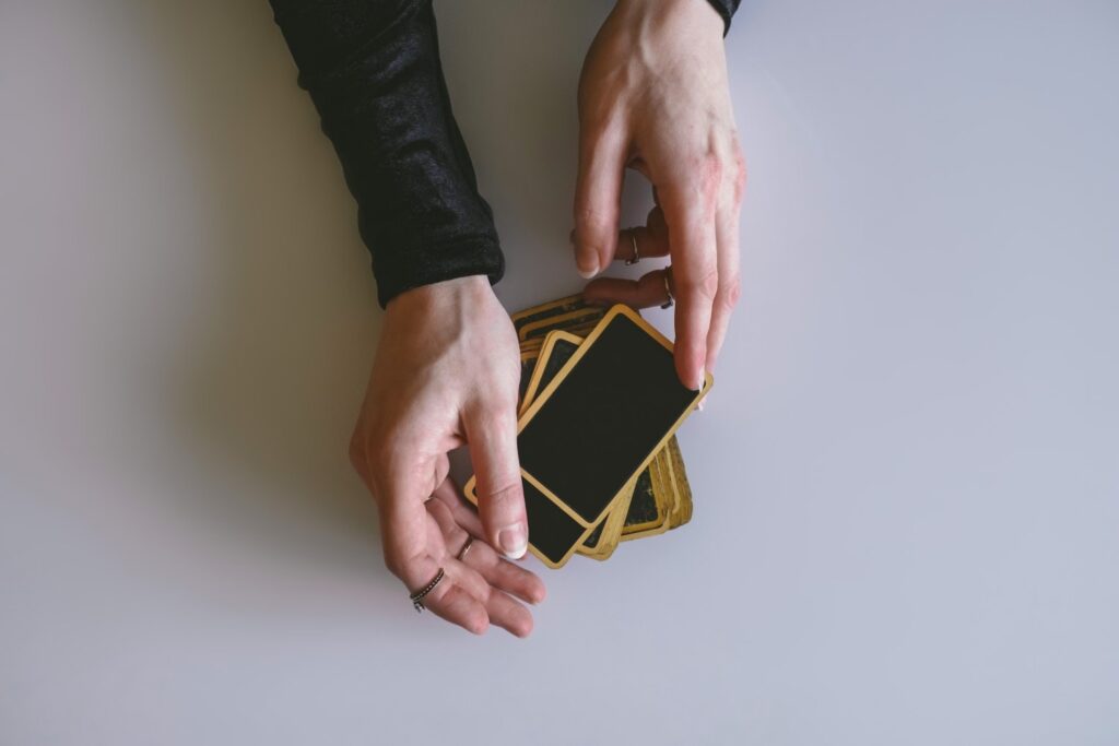 Love Tarot Card Reading 5 Love Tarot Card Reading shuffle