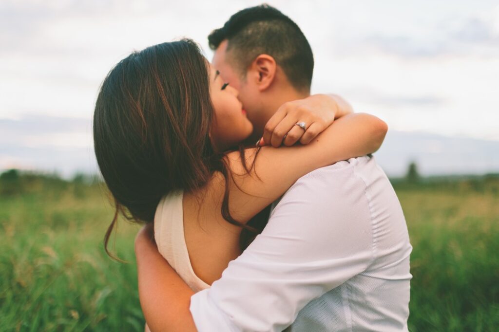 9 THINGS A Man Will Do If He REALLY Loves YOU! 6 hugs