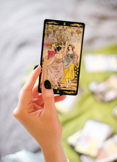 tarot-cards-divination-by-tarot-cards-2022-11-16-00-04-29-utc-min love tarot card reading